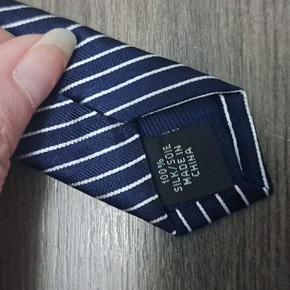 Michael Kors Striped Blue Silk Tie - Picture 4 of 6